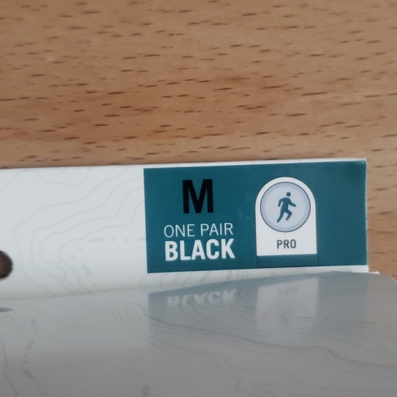 Brand new Yaktrax Pro, Coil design traction - Picture 4 of 8